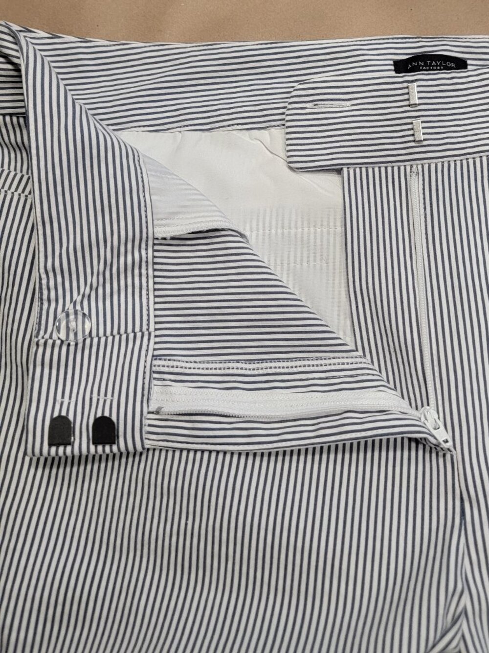 Ann Taylor Size 14 Blue & White Striped Seersucker Pants, Like New Condition - Picture 11 of 13